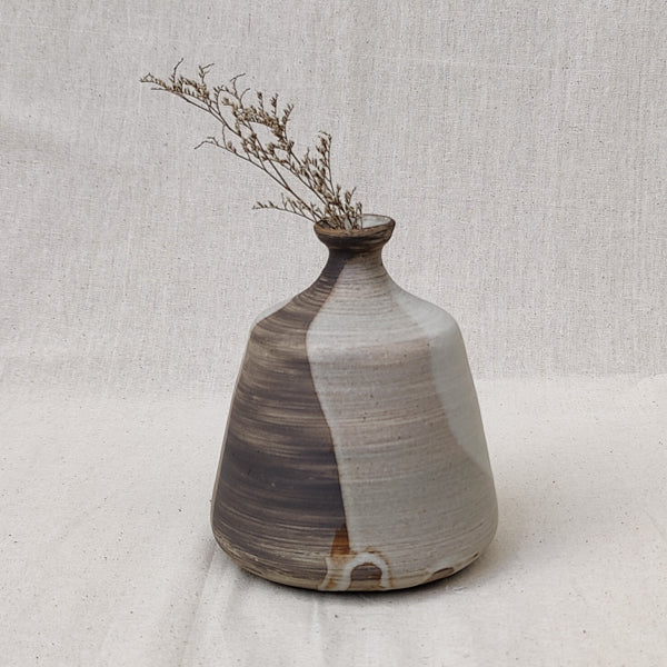 Dark dual tone bud vase 1