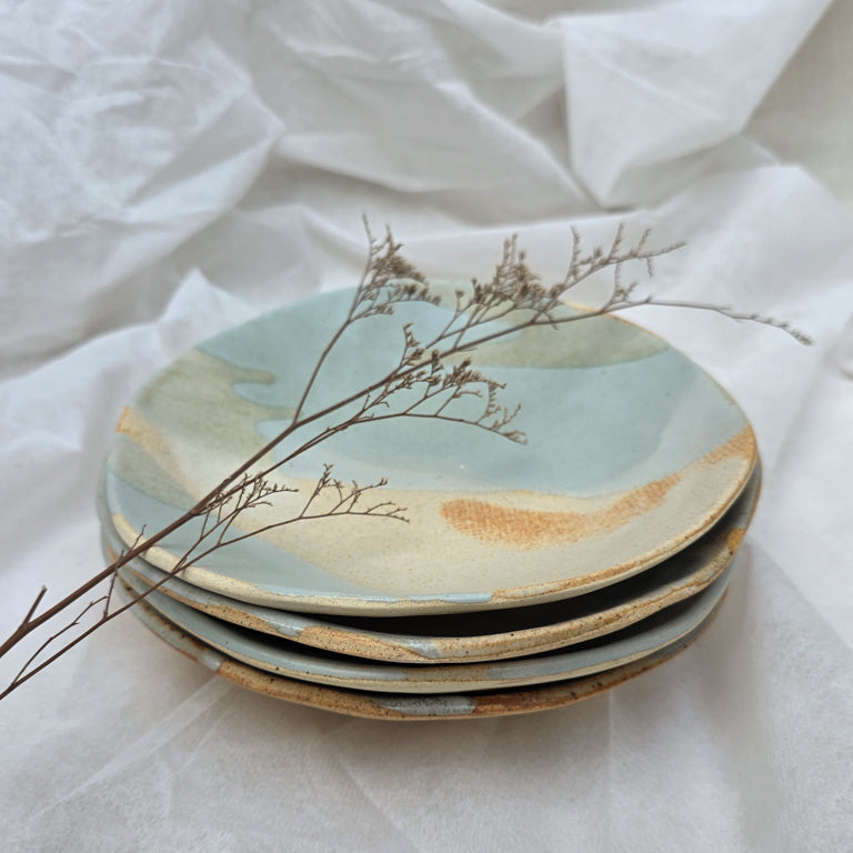 Curved Snack plate - dual tone