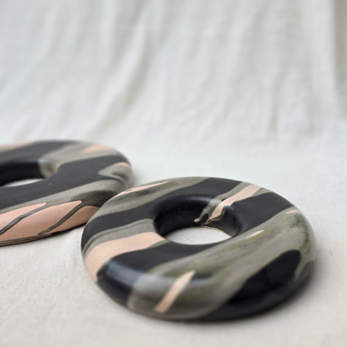 Donut Platter - Black & Red