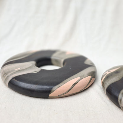 Donut Platter - Black & Red