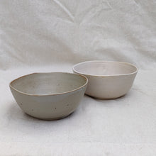 Load image into Gallery viewer, Eat-all Bowls 6.5&quot; - Rustic White
