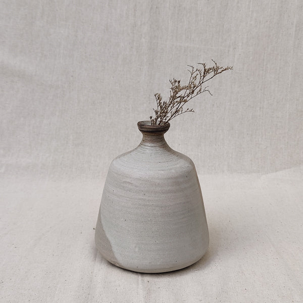 Dark dual tone bud vase 1