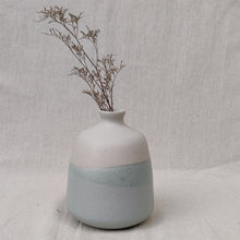 Load image into Gallery viewer, Dual Tone Bud Vase 5

