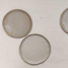 Load image into Gallery viewer, Snack Plate Rustic Whites 7.5&quot;
